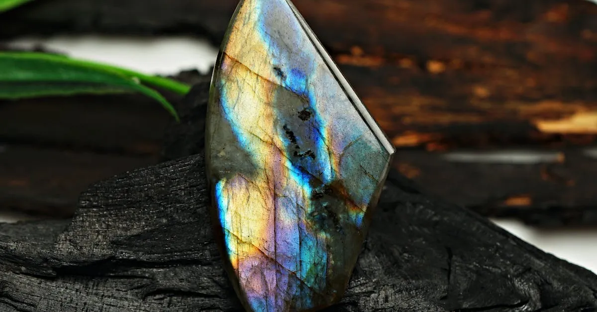 Labradorite vertus : usages concrets, prix et protocoles pour la méditation